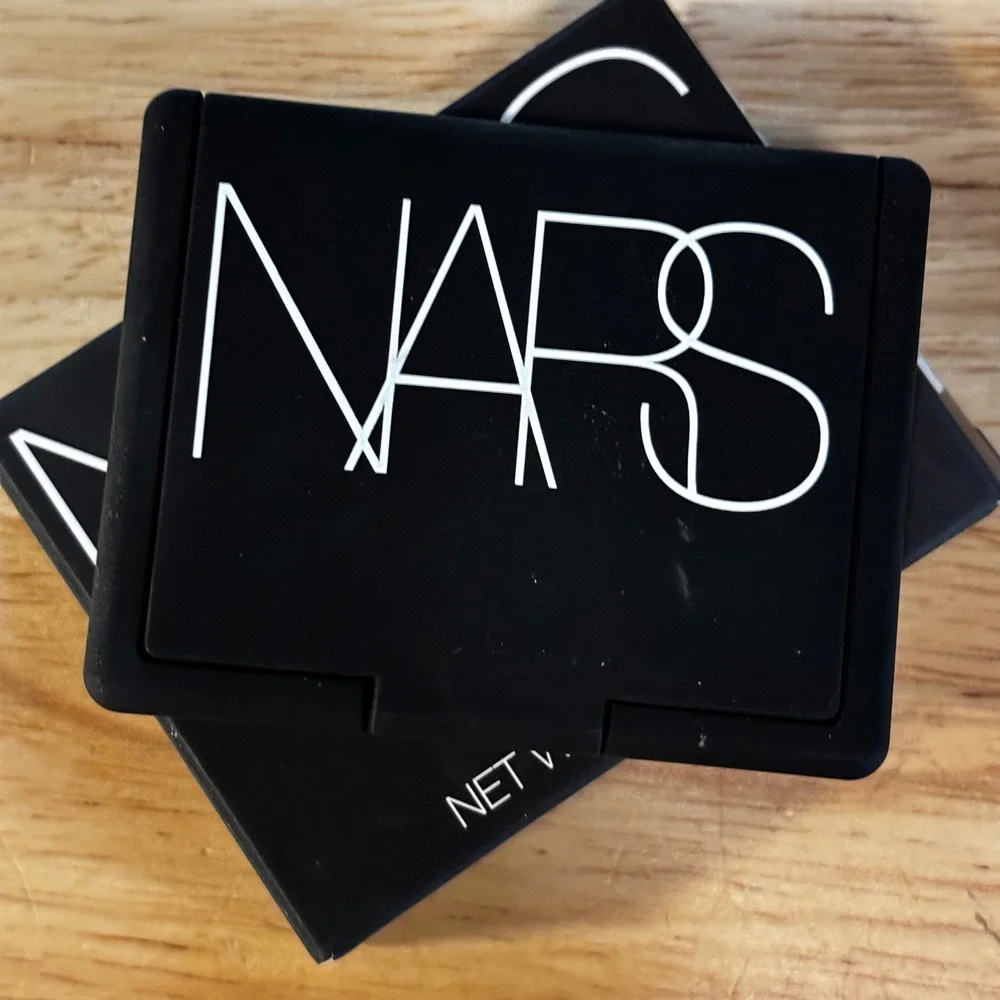 NARS Blush Women 0.16oz Aroused Deep Burgundy Matte Pressed Powder 4083 New - Picture 3 of 5